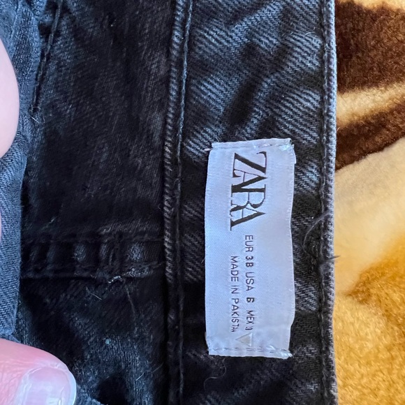 Zara Jean Shorts - Picture 2 of 2